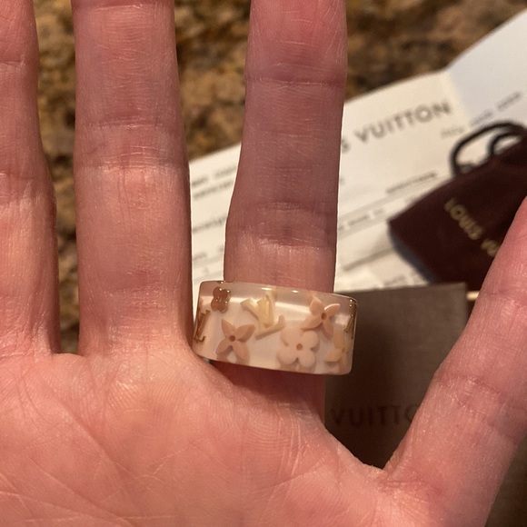 Louis Vuitton Bague Farandole Rose Ring in Size Medium. Like New. - Picture 3 of 6